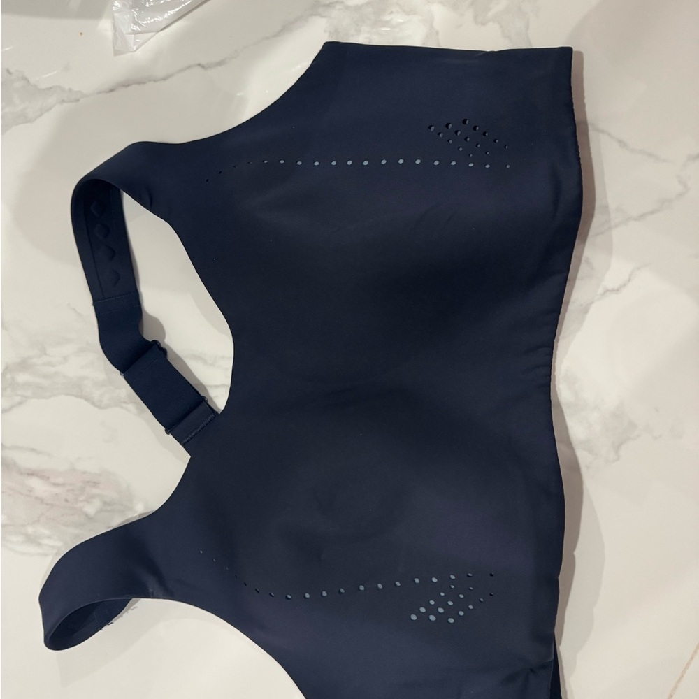 Lululemon Air support bra - size 40D True Navy/River blue